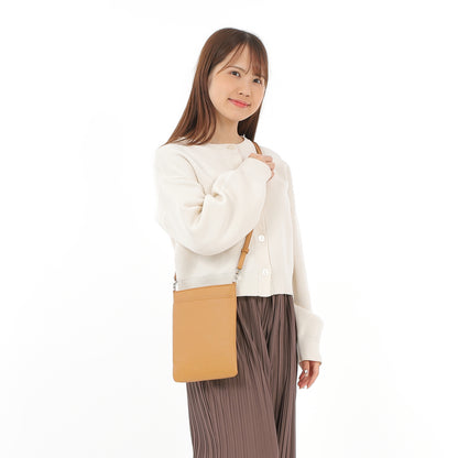 長財布と大型スマホが入るポシェット