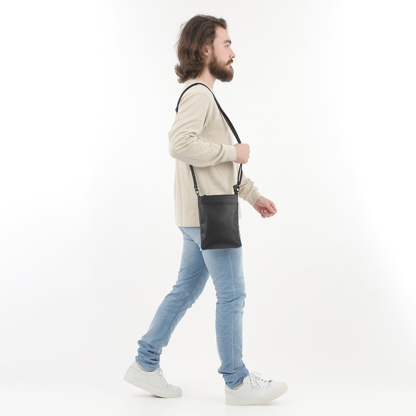 長財布と大型スマホが入るポシェット